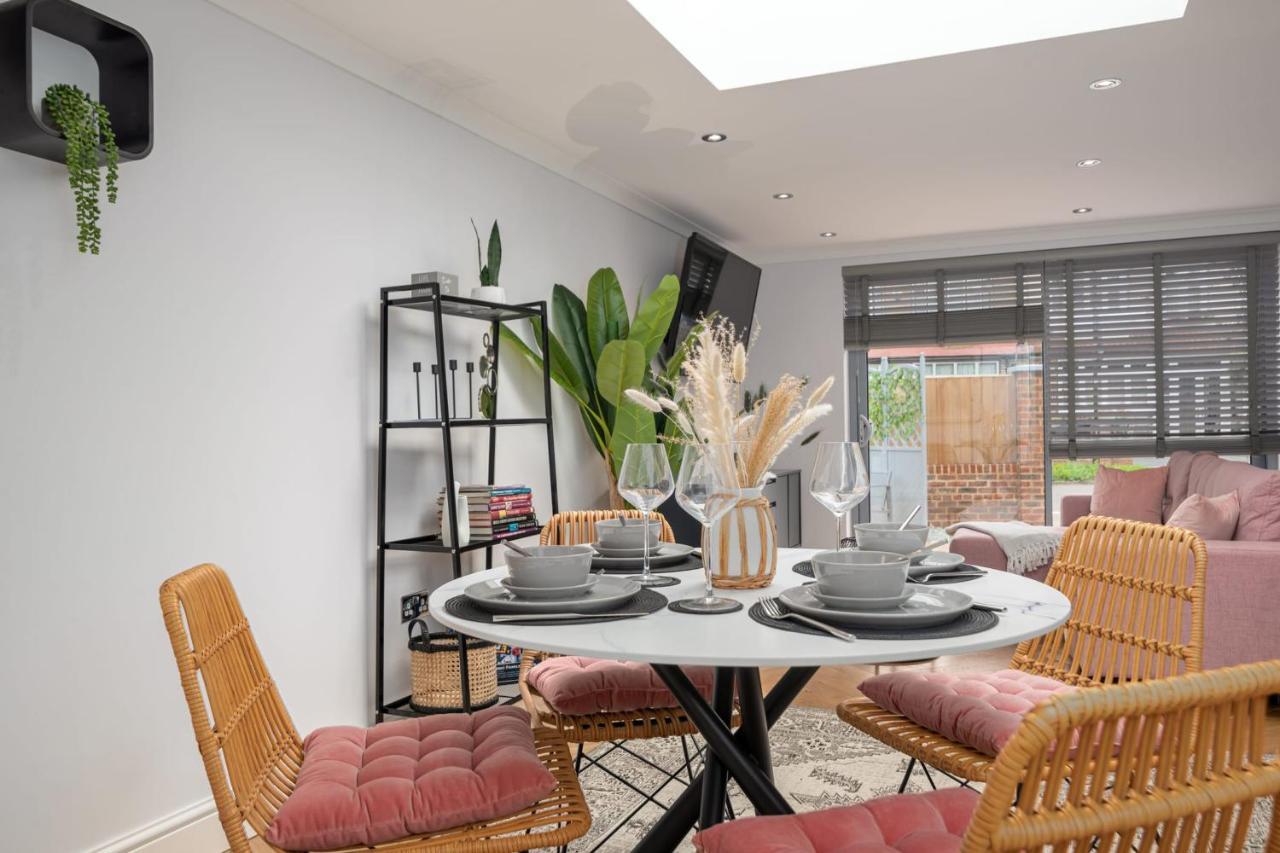 Guestready - Unique Home Near Wimbledon With Gorgeous Deck And Parking Londres Exterior foto