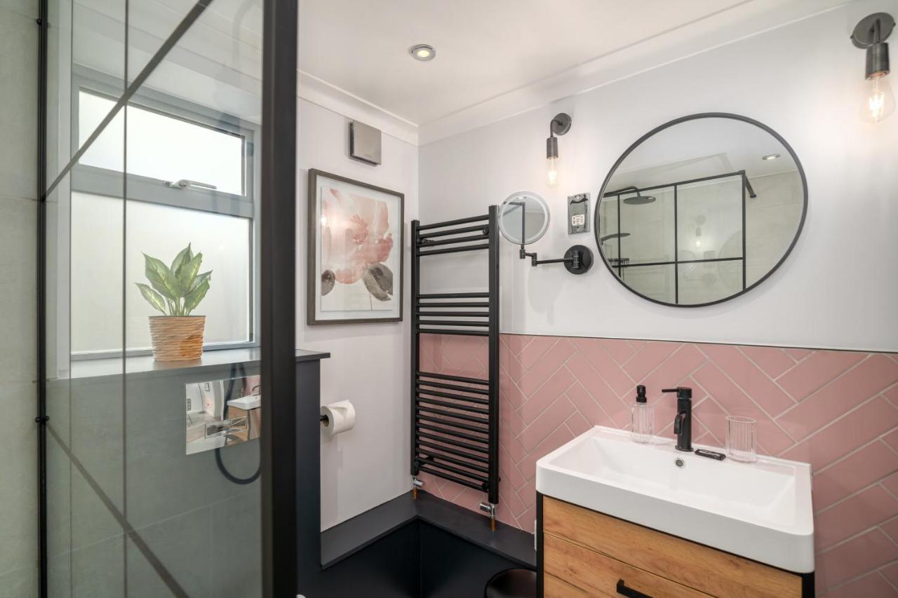 Guestready - Unique Home Near Wimbledon With Gorgeous Deck And Parking Londres Exterior foto