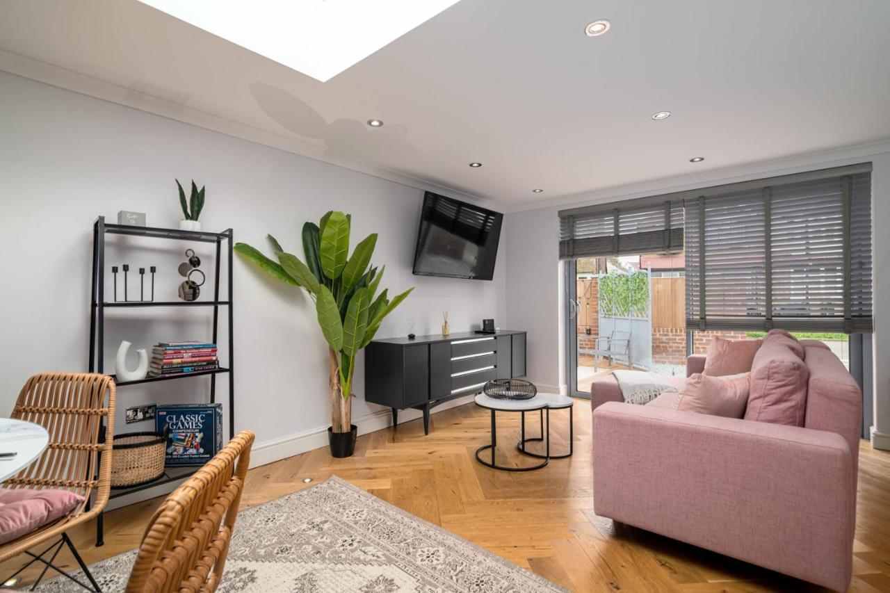 Guestready - Unique Home Near Wimbledon With Gorgeous Deck And Parking Londres Exterior foto